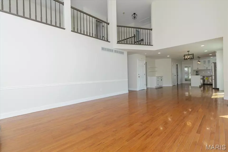 Living - 10354 Jade Forest Dr, Saint Louis, MO 63123 photo 6 of 12