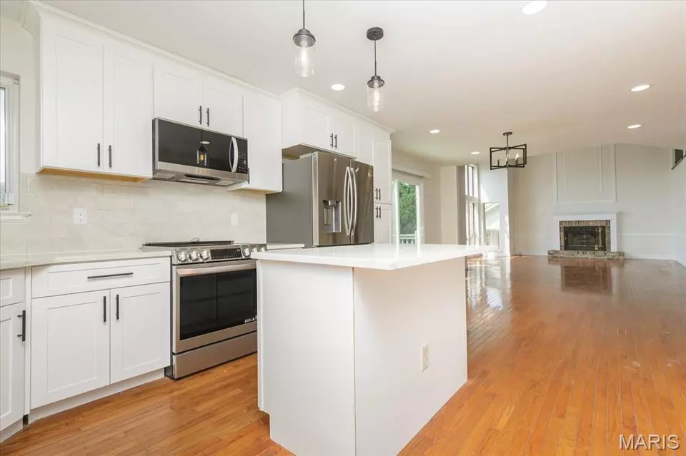 Kitchen - 10354 Jade Forest Dr, Saint Louis, MO 63123 photo 2 of 2