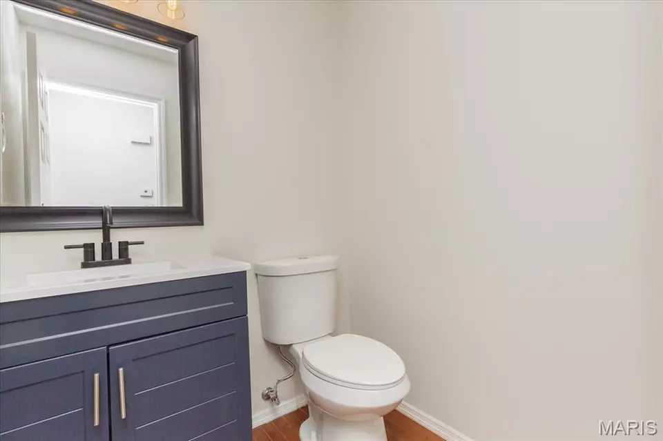 Bath - 10354 Jade Forest Dr, Saint Louis, MO 63123 photo 1 of 5