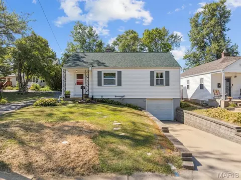 10438 Canter Way, Saint Louis, MO 63114