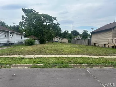 2531 E 25th St, Granite City, IL 62040