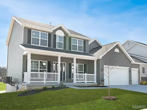 562 Evening Primrose Dr, Wentzville, MO 63385