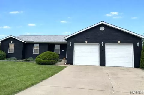 130 Regency Pl, Millstadt, IL 62260