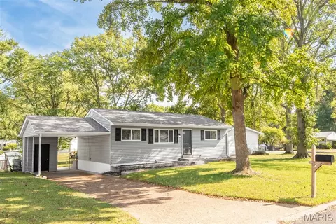 10016 Kilmeade Dr, Saint Louis, MO 63123
