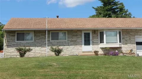 10139 Baptist Church Rd, Saint Louis, MO 63123