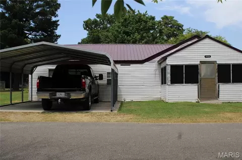 1022 E 4th St, Kennett, MO 63857