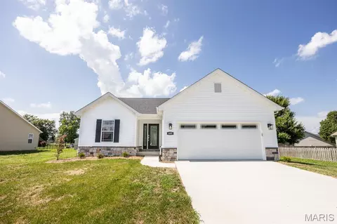 405 Acorn Way, Lebanon, IL 62254