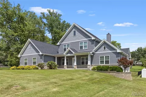 20 Millwell Dr, Maryland Heights, MO 63043