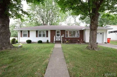 929 W Jay St, Vandalia, IL 62471