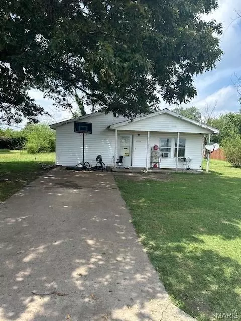 1316 Butler St, Sikeston, MO 63801