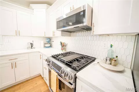 Kitchen - 236 Haydens Trl, Jackson, MO 63755 photo 5 of 6
