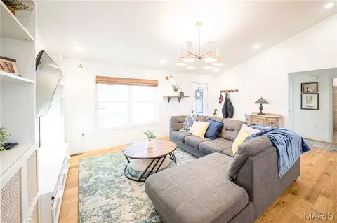 Living - 236 Haydens Trl, Jackson, MO 63755 photo 2 of 5