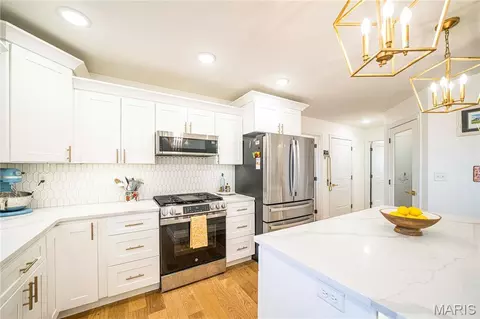 Kitchen - 236 Haydens Trl, Jackson, MO 63755 photo 4 of 6