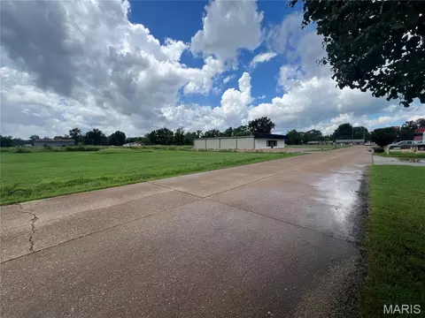2335 Cheshire Blvd, Poplar Bluff, MO 63901