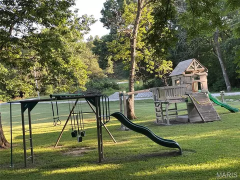 Exterior - 421 Park Ln, Union, MO 63084 photo 8 of 16