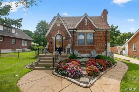 25 Saint Charles Pl, Saint Louis, MO 63119