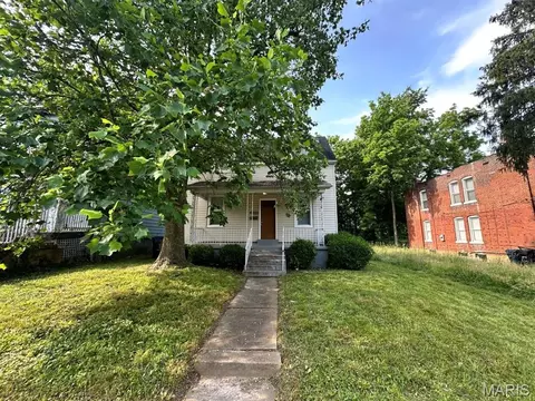 6624 Bartmer Ave, University City, MO 63130
