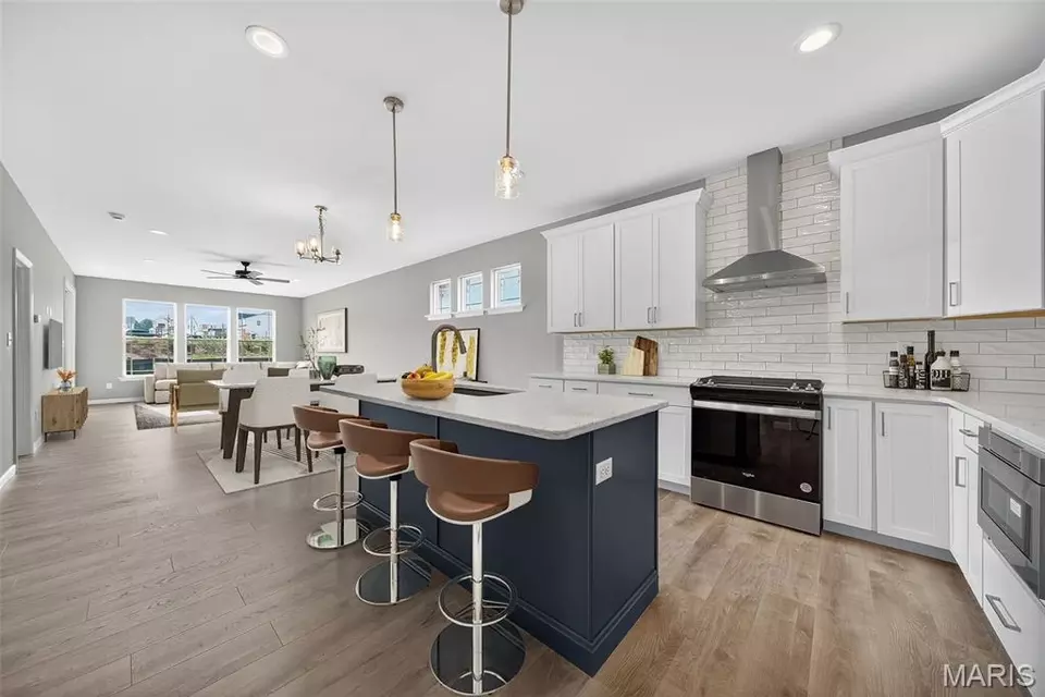Kitchen - 706 Barnwood Hill Dr, Wentzville, MO 63385 photo 1 of 2
