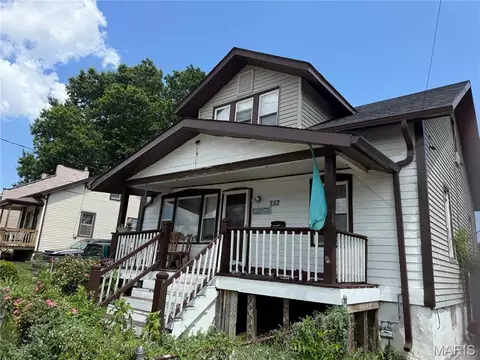252 Wachtel Ave, Saint Louis, MO 63125