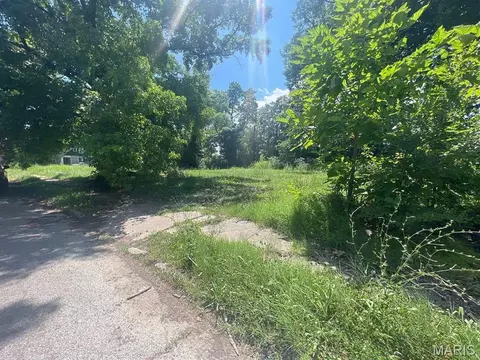 1342 N 41st St, East St Louis, IL 62204
