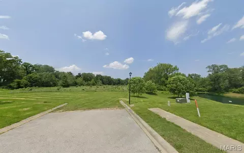 91-110 Westhaven Meadows Dr, Belleville, IL 62220