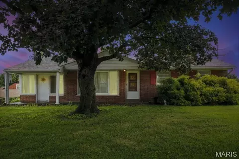 4140 Fee Fee Rd, Bridgeton, MO 63044