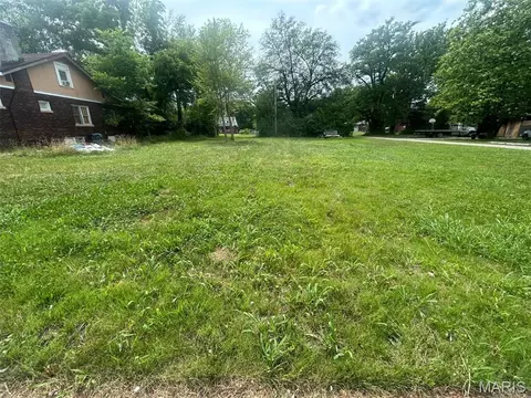 1445 N 44th St, East St Louis, IL 62204