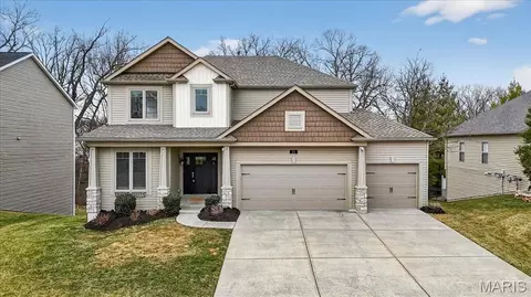 24 Hawthorne Ct, O'fallon, MO 63366