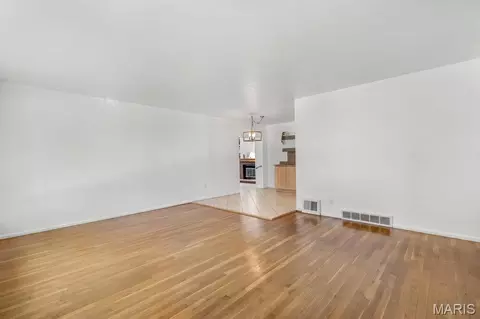 3905 Louis St, Saint Louis, MO 63116 photo 5