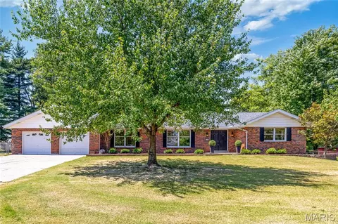 114 Knaust Rd, St. Peters, MO 63376