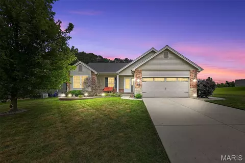 230 Westhampton Dr, Troy, MO 63379