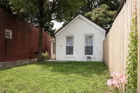 2619 Michigan St, Saint Louis, MO 63118