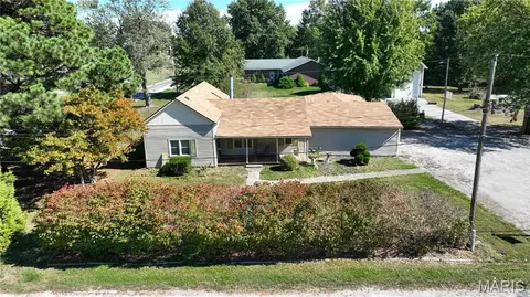 802 E Pleasant St, Bunker Hill, IL 62014