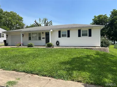 230 Kuhne Blvd, Troy, MO 63379