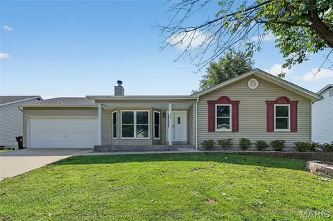 797 Estes Park Dr, Saint Peters, MO 63376