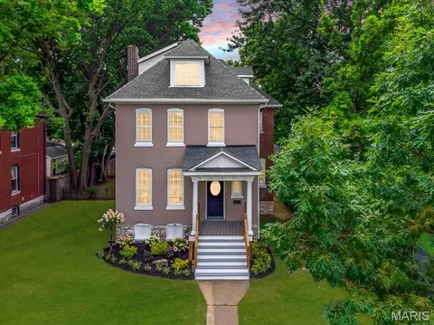 7472 Hazel Ave, Maplewood, MO 63143