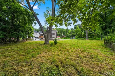 1217 Kiefer Creek Rd, Ballwin, MO 63021 photo 5