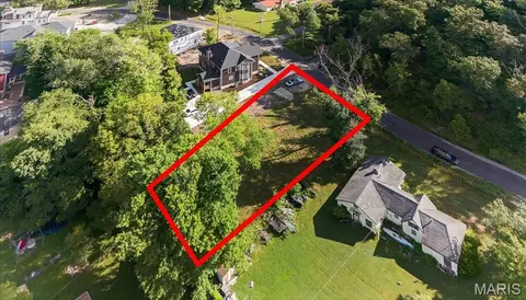 1217 Kiefer Creek Rd, Ballwin, MO 63021