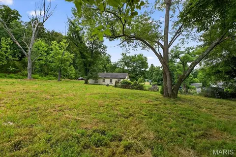 1217 Kiefer Creek Rd, Ballwin, MO 63021 photo 7