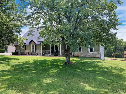 7033 Meadow View Dr, Dittmer, MO 63023