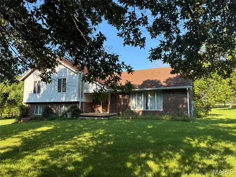 14144 Highway E, Curryville, MO 63339