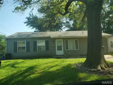 1128 St Benedict Dr, Cahokia, IL 62206
