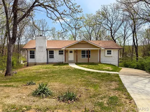 9748 Lee Dr, Hillsboro, MO 63050