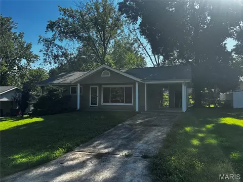 1412 Windward Ridge Dr, Saint Louis, MO 63127