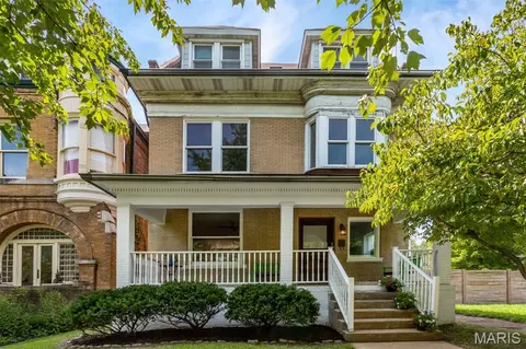 4256 Westminster Pl, Saint Louis, MO 63108