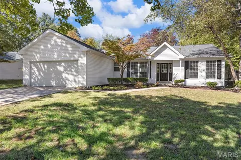 795 Seven Hills Ln, Saint Charles, MO 63304