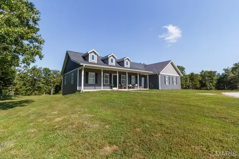 25243 Highway 32, Lebanon, MO 65536