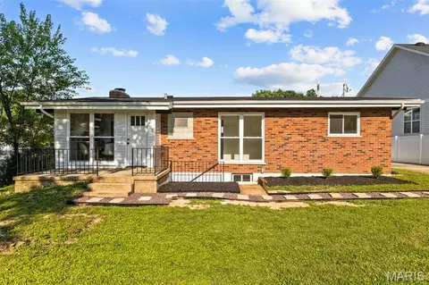 1120 Gilbert Ave, Saint Louis, MO 63119