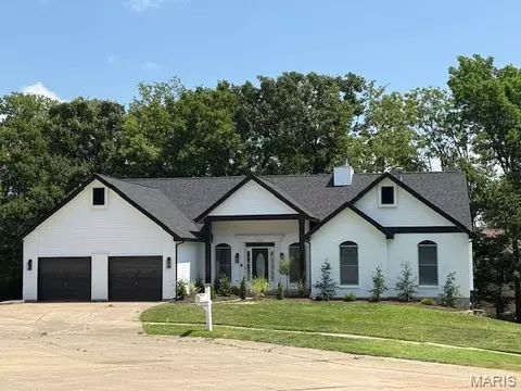 320 Meadow Place Ct, Saint Charles, MO 63303