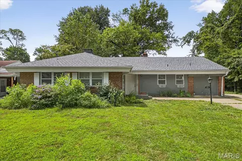 7584 Amherst Ave, University City, MO 63130